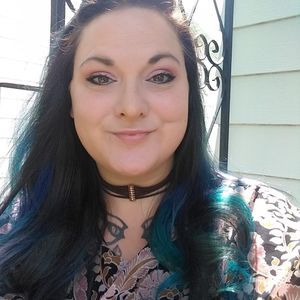 Meet your Posher, Desiree